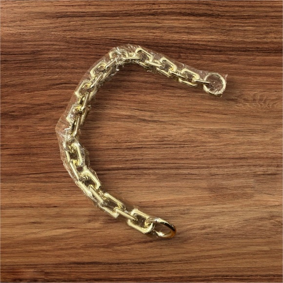 Gold Chain Handle Accessory - Picture 2 of 4